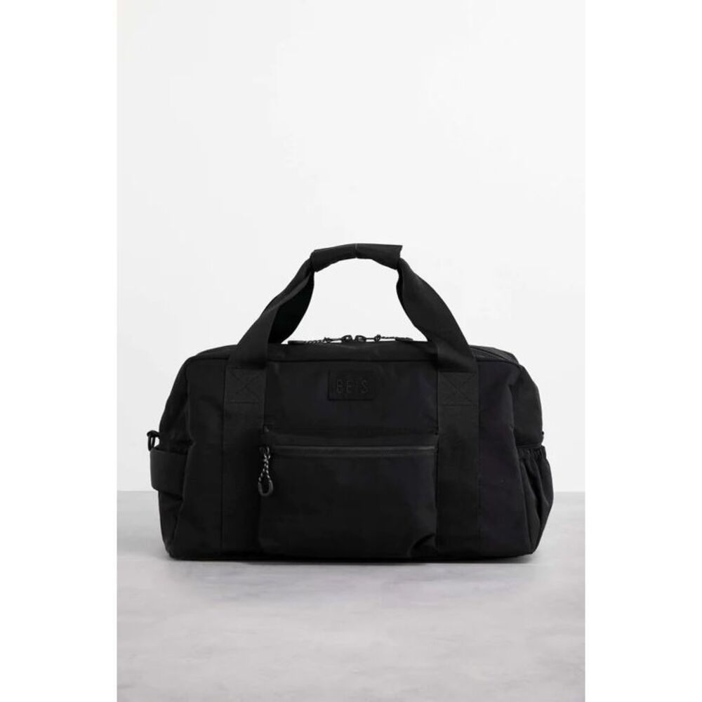 BEIS NWT Convertible Sport Duffle Backpack Bag in Black